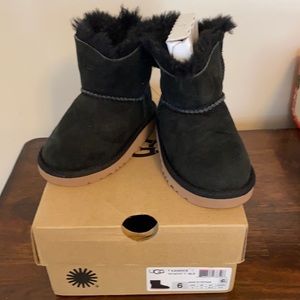 UGG Kandice Short Boot Black Toddler Size 6